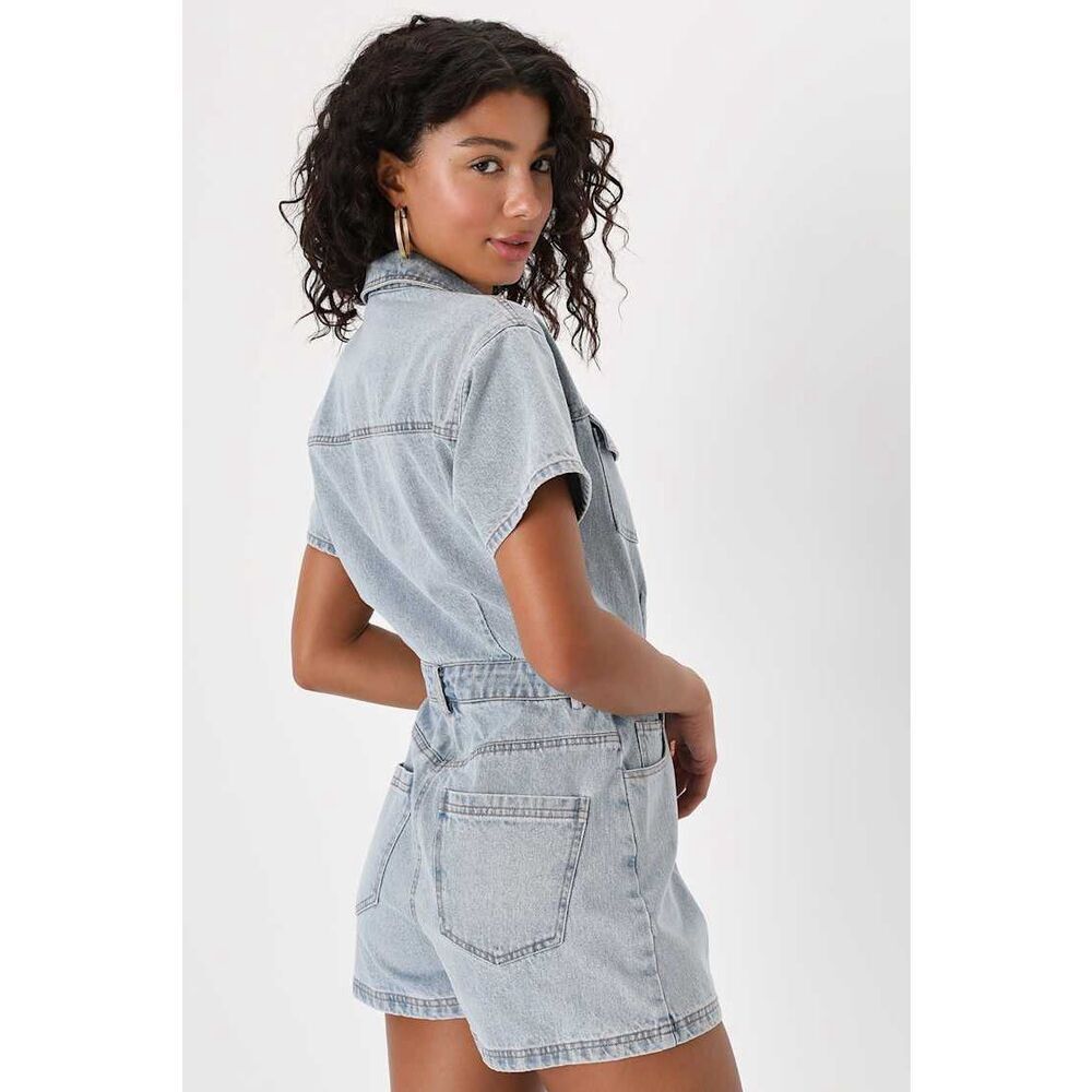 Lulus Festival Feelin' Light Wash Short Sleeve Denim Romper Size M - Picture 3 of 7